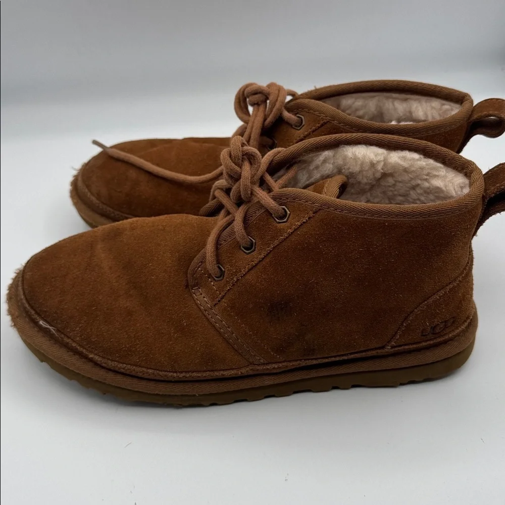 UGG Neumel Chestnut Suede Mens Chukka Boot 3236-CHE size 7 shoes Sherpa lined